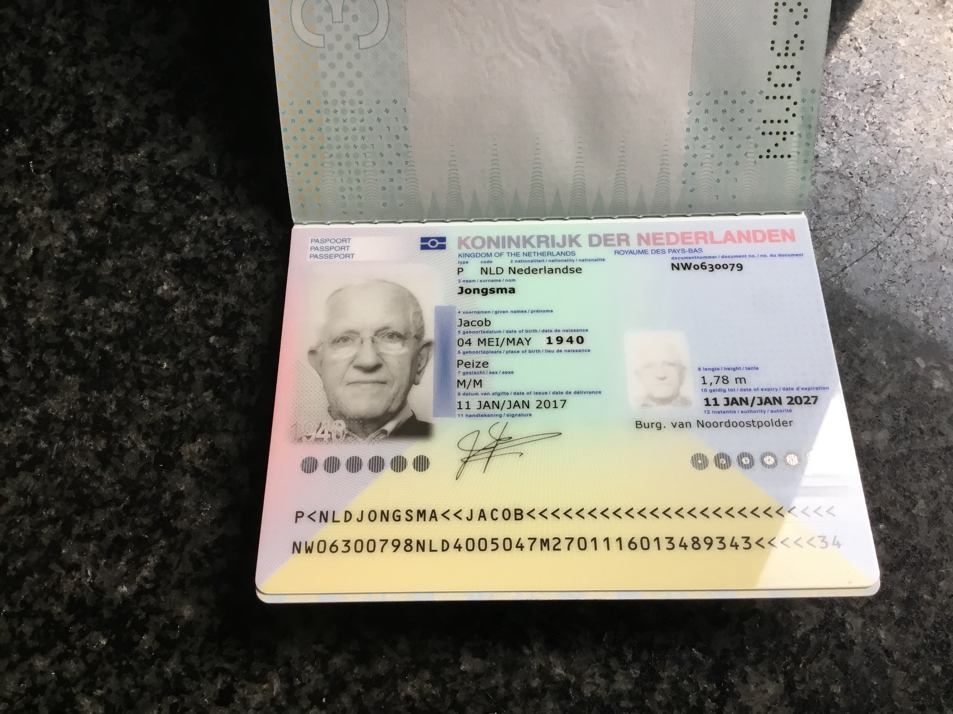 Dutch Passport NW0630079 Jongsma